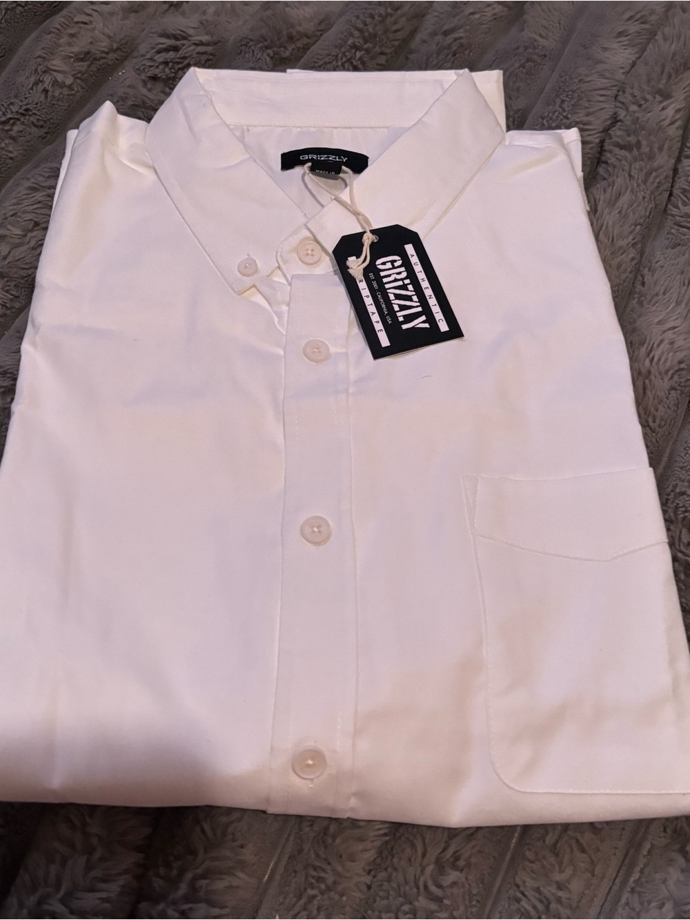 Grizzly Men's White Casual Button-Down Shirt
